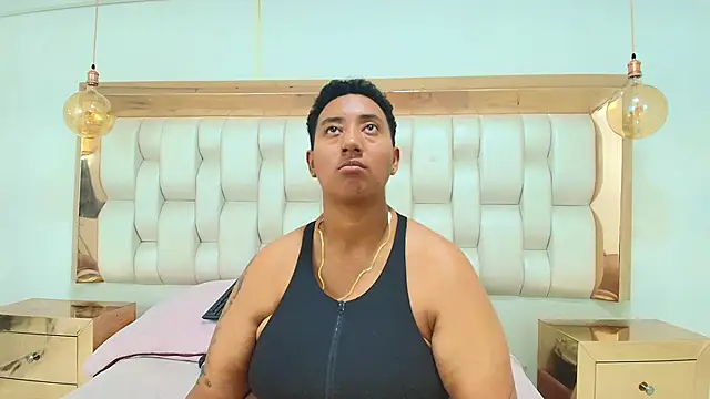 TiffantyAndStacy's cam snapshot