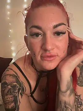 MrsRedFoxy's cam snapshot