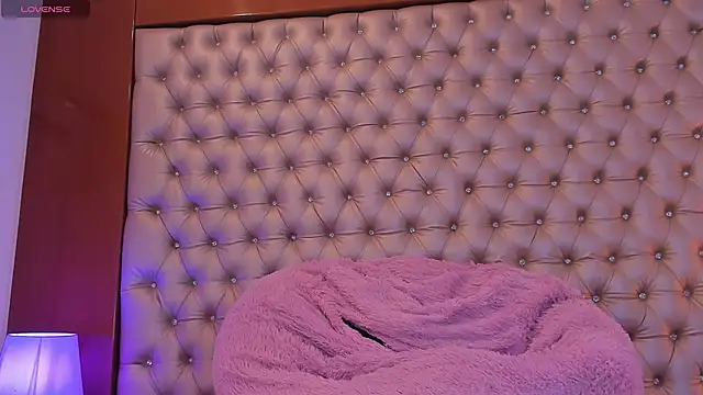 AlinaMilf's cam snapshot