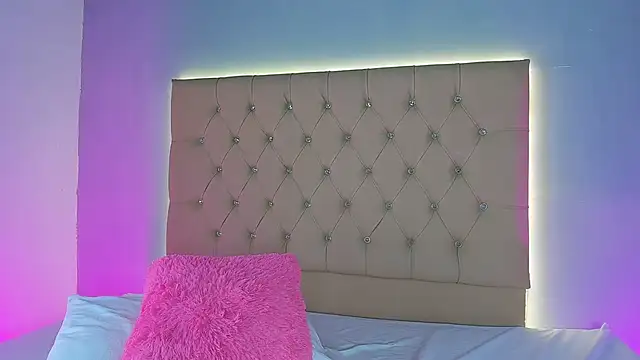 EmmaLawrence_'s cam snapshot