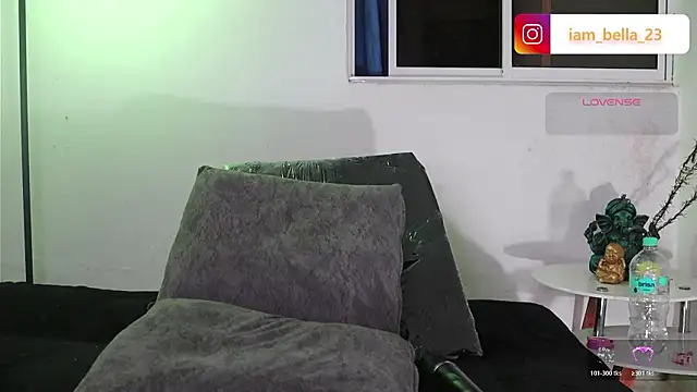 yourtoybella's cam snapshot