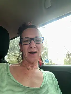 Lilbeezie81 live sex cam