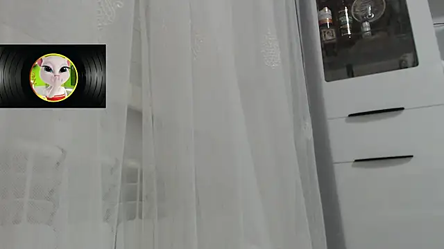 _JustmeHere_'s cam snapshot