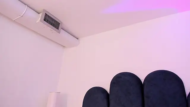 nayiraa_'s cam snapshot