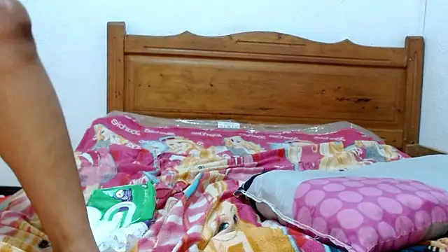 smallkarlakarla live sex cam