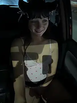 urpuppymoon's cam snapshot