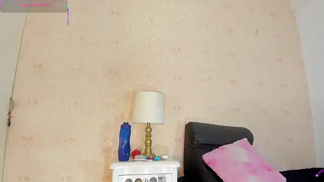 SARA_COLLIINS_'s cam snapshot