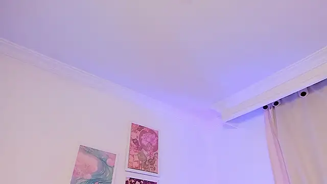 canelleGarces's cam snapshot