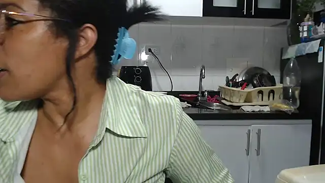 kateleyagrey's cam snapshot