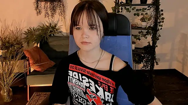 Elainebeness's cam snapshot