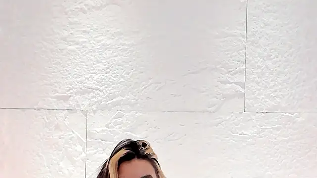 sarah_salis_'s cam snapshot