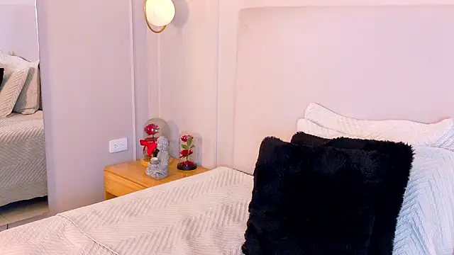 OlayaCooper's cam snapshot