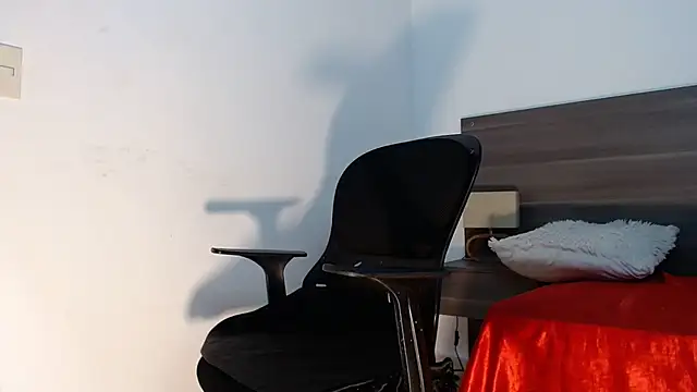 Mila_cams1_'s cam snapshot