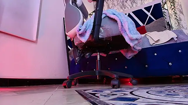 charlotte_bluee's cam snapshot