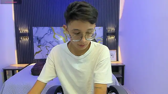 SantiagoRusso18 live sex cam