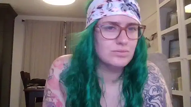 DaisyBlake's cam snapshot