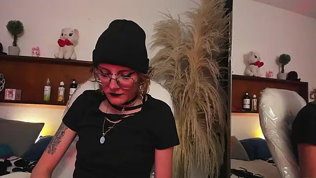 Rossiie_Hunt_'s cam snapshot