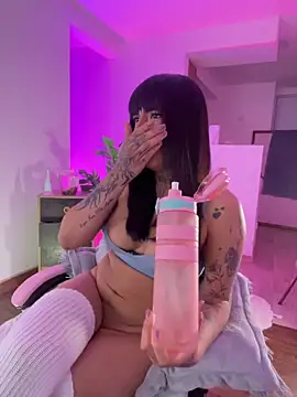 AnnieCouperr's cam snapshot