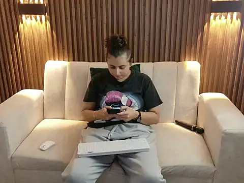 dirty_feelena's cam snapshot