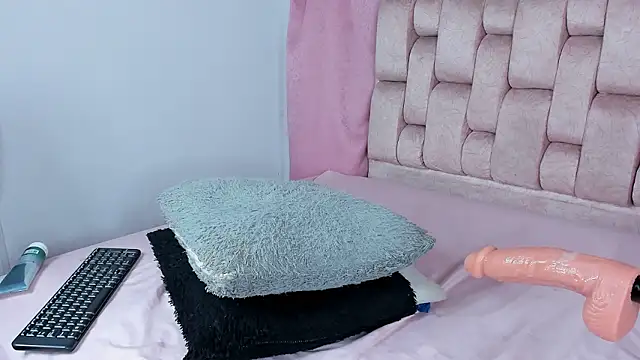 Emma_Evelyn's cam snapshot