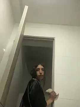 Evabellee's cam snapshot