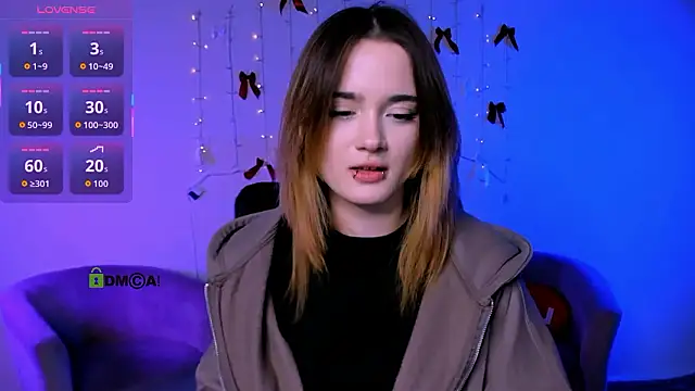 liana_kisses live sex cam