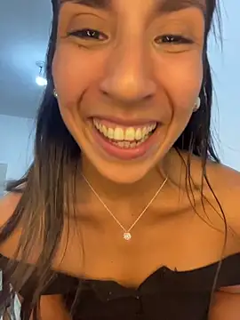 MaddyX__ live sex cam