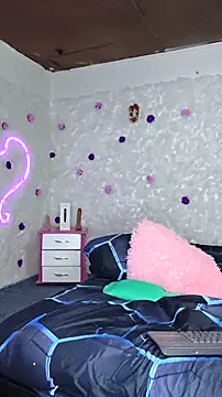 bella_warzon's cam snapshot