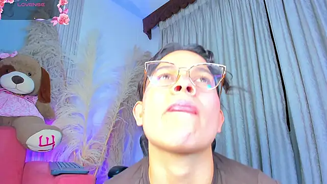 alejagarcia_'s cam snapshot