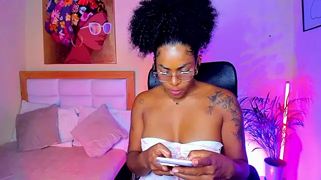 AitanaBrown_'s cam snapshot