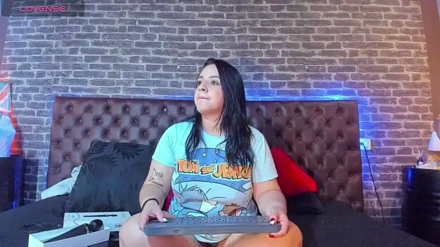 Sharon_Tyga20's cam snapshot