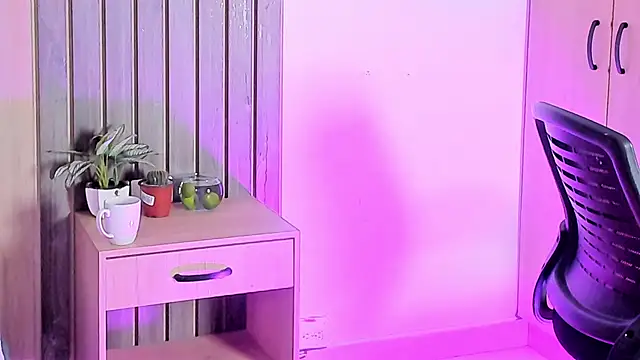 rebeca_cortez_'s cam snapshot