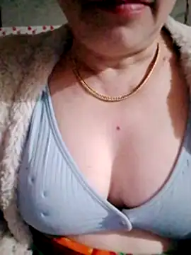 small-house123's cam snapshot