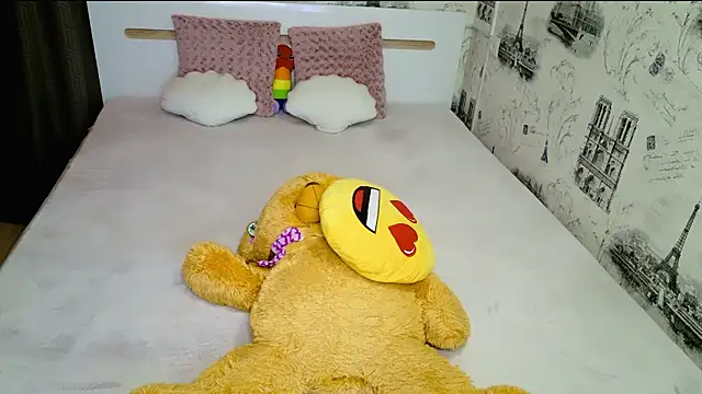 lovely-eyes's cam snapshot