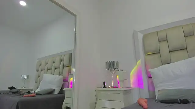 ValerieSoto's cam snapshot