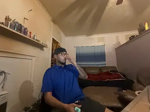 ThrowedWorldWide's cam snapshot