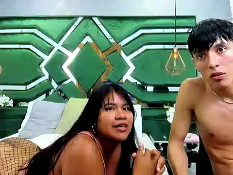 BellaAndNethan's cam snapshot