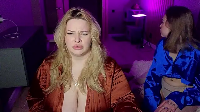 EllsaJean_'s cam snapshot