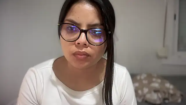 naughty__alexia's cam snapshot