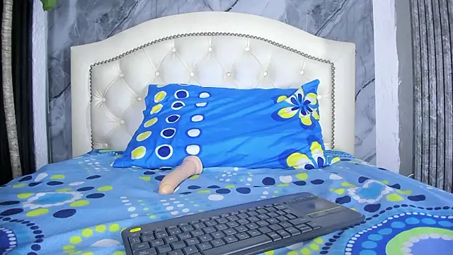 Tiffany-Jones's cam snapshot