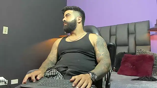 Lyon_vach live sex cam