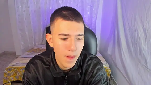 Aleck_Boy's cam snapshot