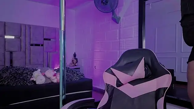 BonnieAnderson_ live sex cam