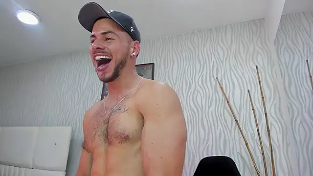 dylan_jacobx's cam snapshot