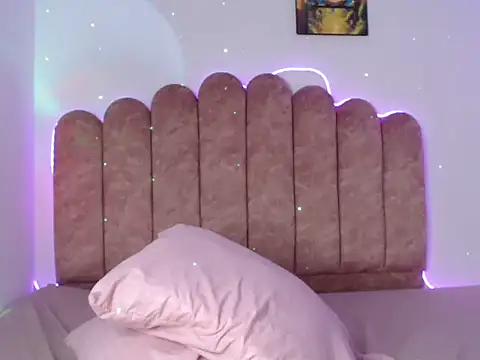 Raven_Goth8's cam snapshot