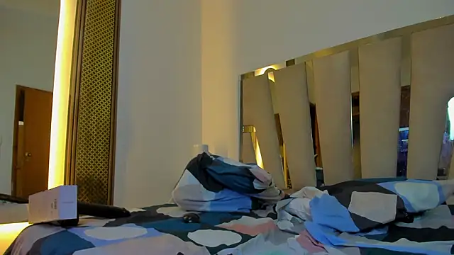 KarlieMoore live sex cam