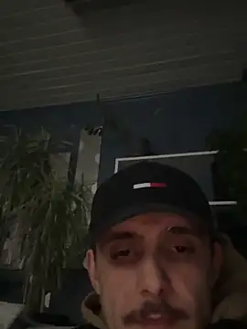 groschibre40100 live sex cam