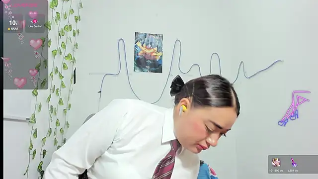 ReyleDoll live sex cam