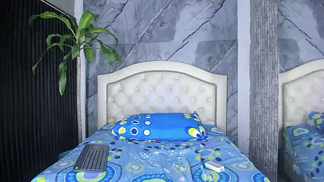 Tiffany-Jones's cam snapshot