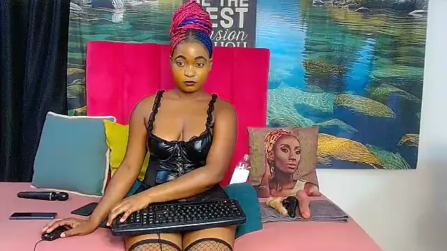 Lisa-001's cam snapshot